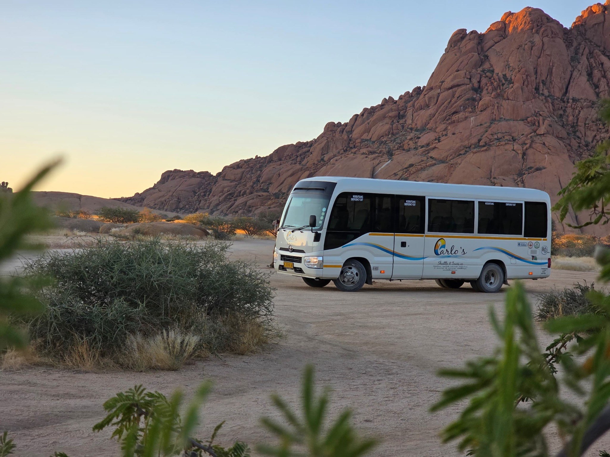 Carlo’s shuttle beside Namibia’s mountains